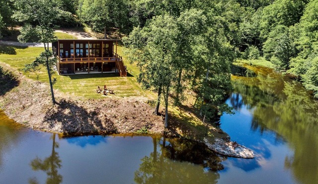 Eagles’ Haven | Private Luxury Retreat Overlooking a Serene Pond