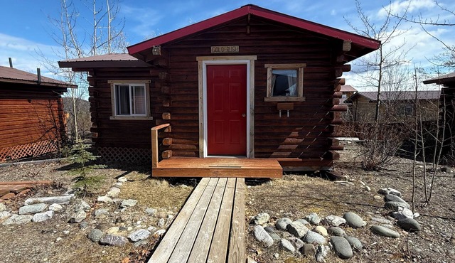 Earthsong Lodge -Two Room Cabin