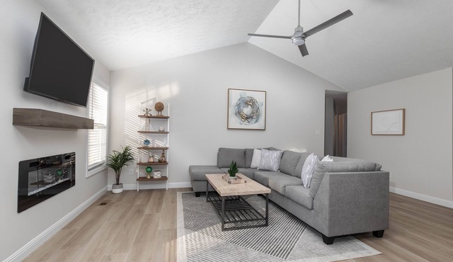 Elevate - Fresh Remodel & Large Backyard
