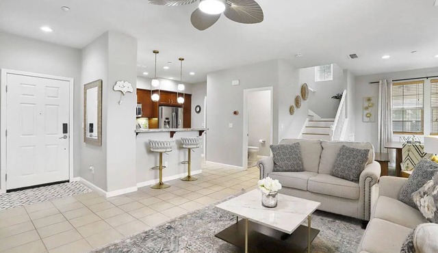 Executive Corner Unit: Trailside Quiet + WFH Office