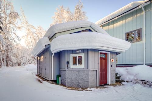 Fairbanks Cottage on Less Than 2 Acres about 8 Mi to Dtwn