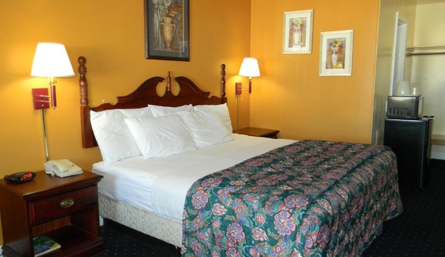 Fairfax Motel