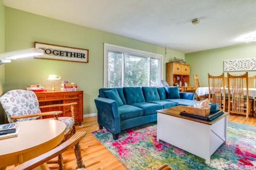 Family-Friendly Cottage Grove Home w/Fireplace!