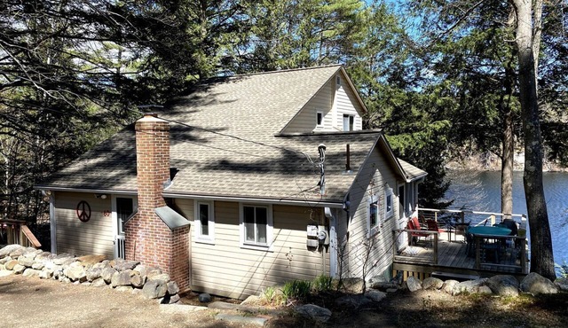 Fantastic Cottage with Stunning Views and Lake Access in Holderness, New Hampshire