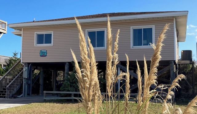 Ferrell - 3 bedroom, 2 bath Oceanfront cottage with WiFi and AC in Topsail Beach