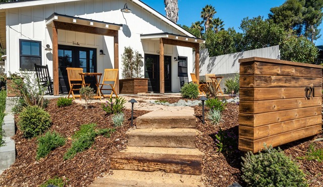 Fiorella Sofia-Vine Cottages-Just Minutes from the Heart of Downtown!