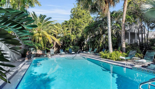 ~FLAMINGO COTTAGE~ 18+ Adult Only cottage near Duval St