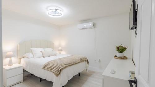 Florida Paradyse ll 5 min downtown Cozy Modern