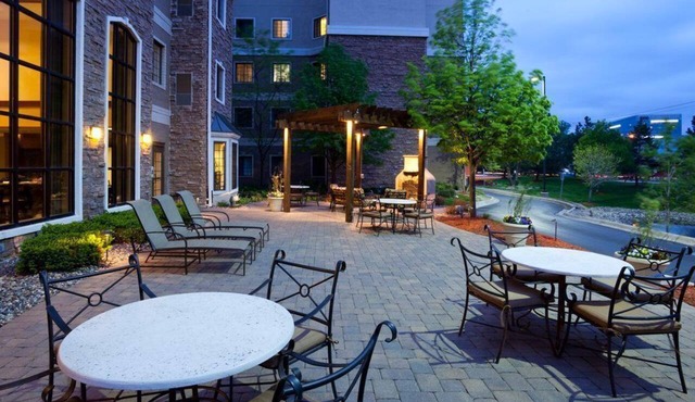 Free Breakfast. Pool & Hot Tub. Your Next Vacation!