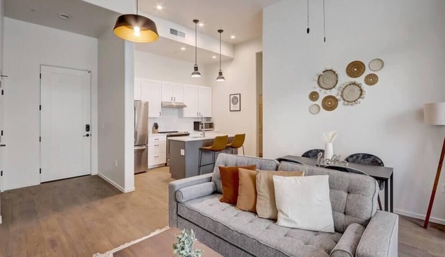 Frontdesk | Beautiful 2 BR Menlo Park Apt