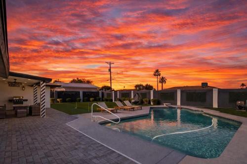 Glimmer-Sparkling Pool & Mini Golf-Near Old Town