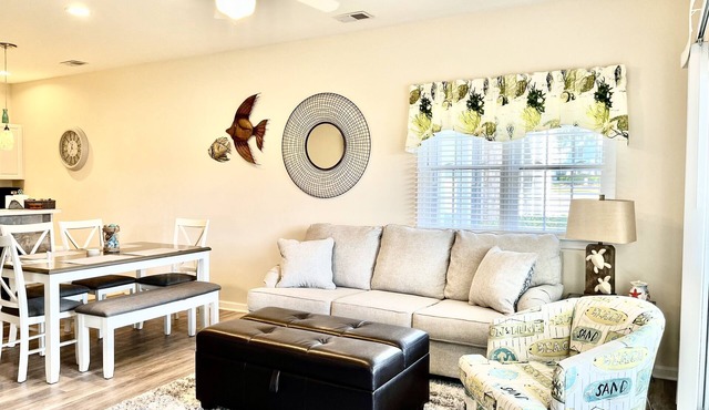 Golfing or Beachbound Great location- No extra fees - 2miles to Beach