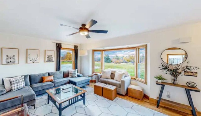 Gorgeous house w/hot tub, mountain views, 12 mins to Okemo, game room, sleeps 12