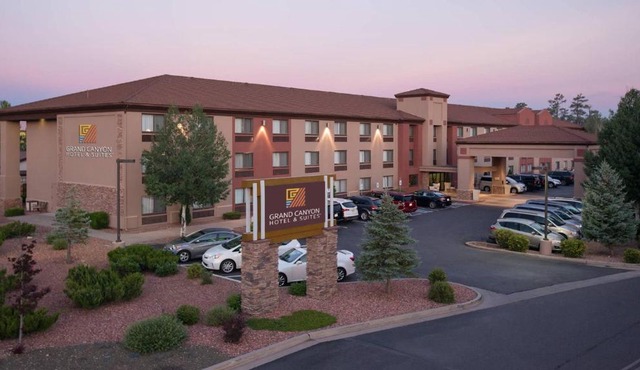 Grand Canyon Hotel & Suites