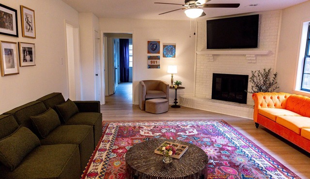 Great for families/groups, NEW listing, Spacious 6-bedrooms in Southaven