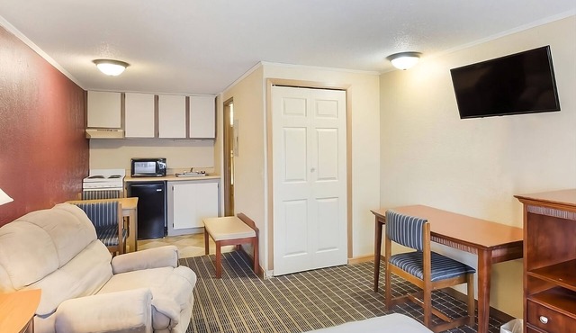 Great Relaxing Overnight Stay at Knights Inn Ashland! Pet-friendly, Pool!