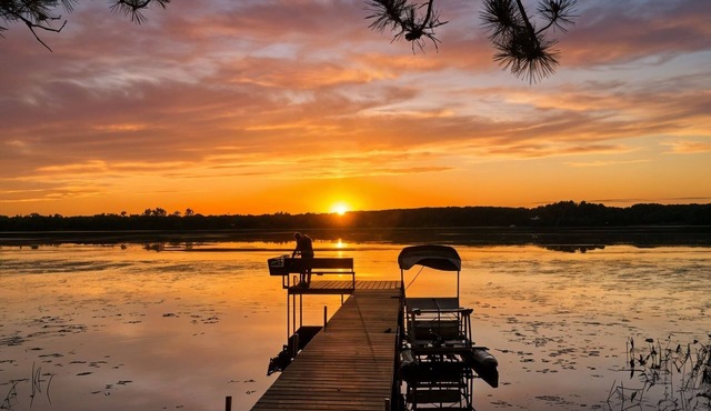 Green Tree Getaway on Blockhouse Lake