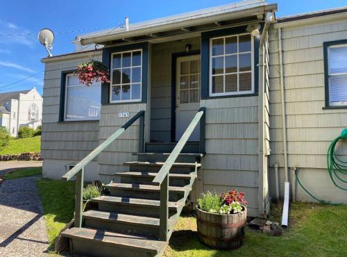 Historic Downtown Cottage