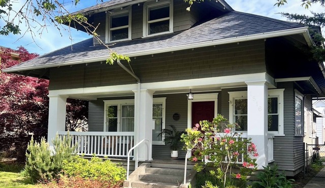 Historic Olympia Home in the heart of Olympia. Close to everything.