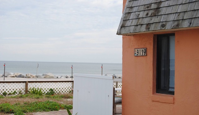 Historical OCEANFRONT COTTAGE located on a semi-private beach in Summerhaven.