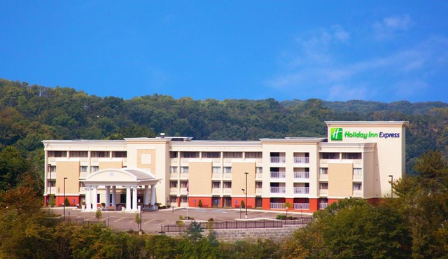 Holiday Inn Express Cincinnati West by IHG