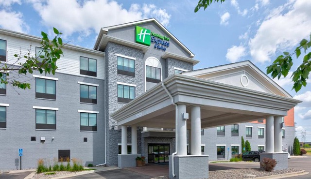 Holiday Inn Express Hotel & Suites Shakopee by IHG
