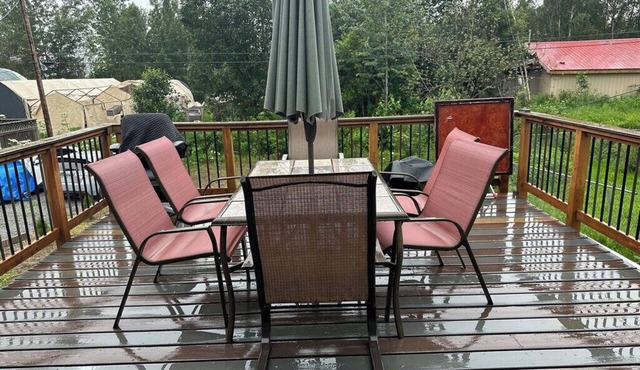 Home away from home near Airport with deck
