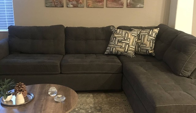 Home in the North Phoenix desert hills Great for families and multiple couples.