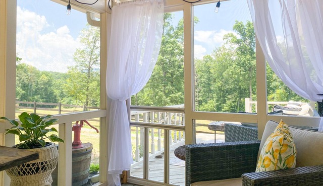 Idyllic cottage short drive to Helen with lovely views, furnished porch, firepit