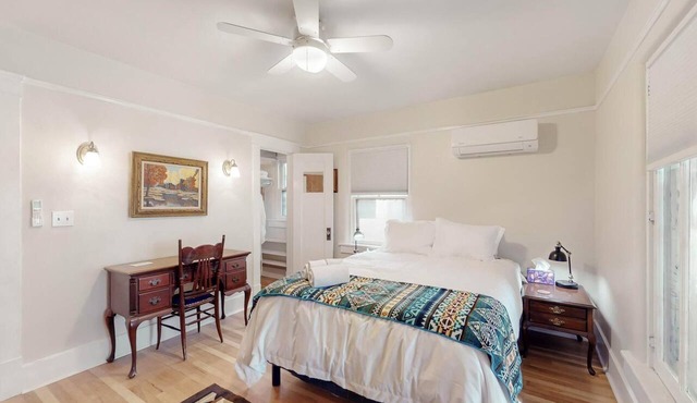 Inviting Remodeled Guest House in Central Nob Hill