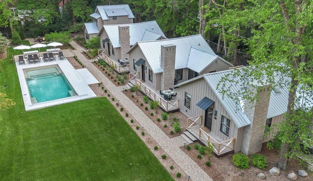Juniper Presents: Townies - 4 Homes, Hot Tubs, Pool & Walk to Beach