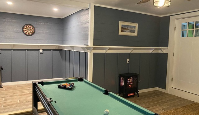 Key-lime Pie! Enjoy the Large Front deck; Family game room and outdoor fire pit