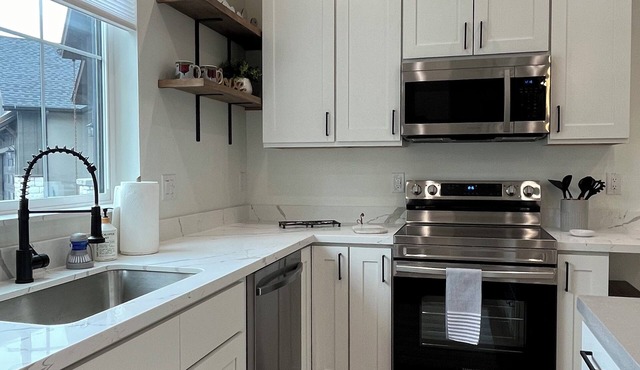 Kirk’s Kasita~ a charming 1-bedroom Kasita with WiFi, AC in beautiful Prescott!
