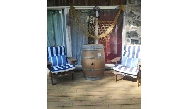 Lafontaine Beach Rustic Vacation Chalet in tiny
