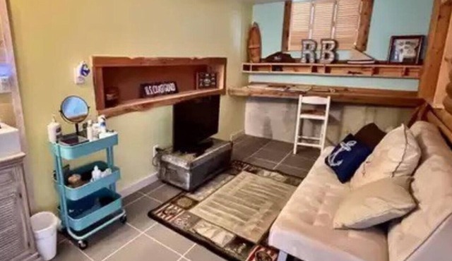 Lake Getaway - Sleeps 12 - includes boat slip