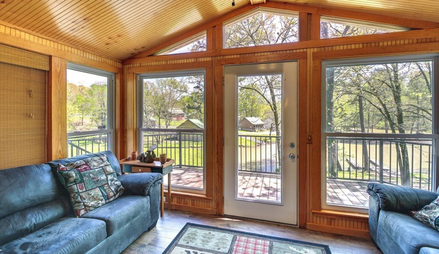 Lakefront Arkansas Home w/Dock & Sunroom