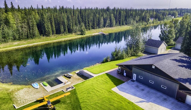 Lakefront Aurora Retreat Aviator Escape