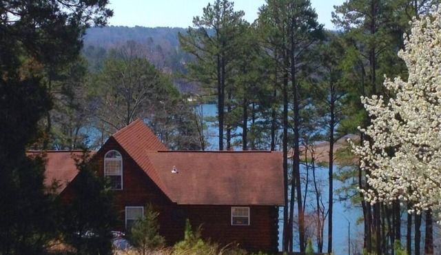 Lakefront Cabin in Quiet Cove on Greers Ferry Lake