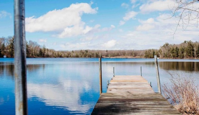 Lakefront cottage for all things Pure Michigan!