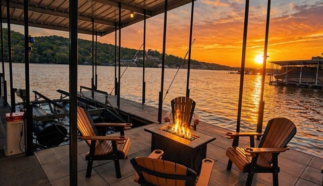 Lakefront Home-3BD/2.5BA/Dock/Grill/Firepit/Kayaks