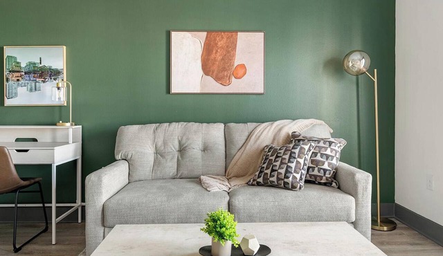 Landing | Chic 1BD, Gym