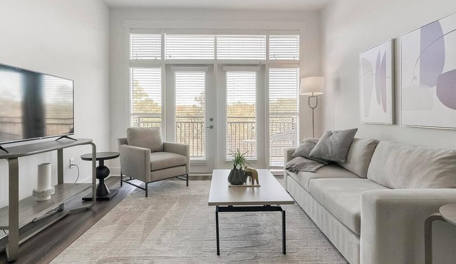 Landing | Chic 2BD, Gym, Pool
