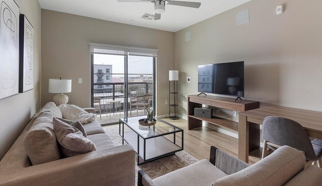 Landing | Stylish 2BD, Yoga Studio, Pool