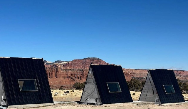Luxurious A-Frame Cabin for a Memorable Getaway Under the Stars near Capitol Reef National Park, Utah
