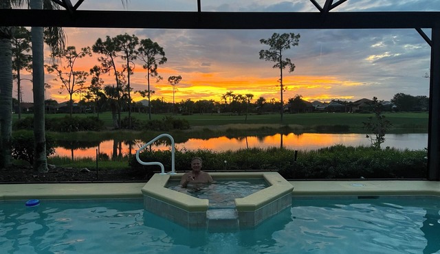 Luxurious golf home with pool in prestigious Colonial Country Club + Amenities