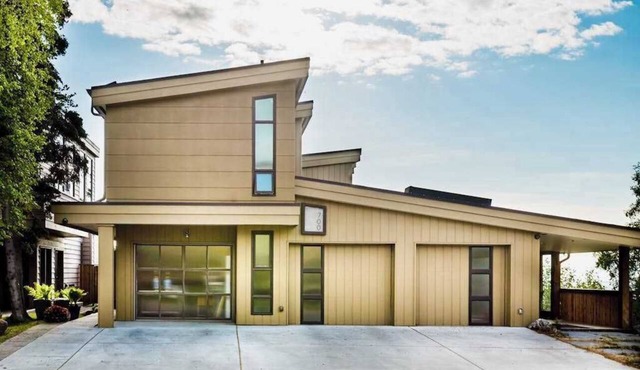 M Street 3BR Combo | Connected Triplex Units | Dual Private Hot Tubs