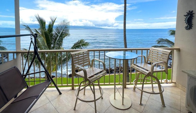 Maalaea Harbor-Oceanfront 2 Bedroom/2 Bath