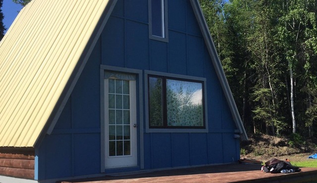 Maggie’s Lake Cabin sleeps 4