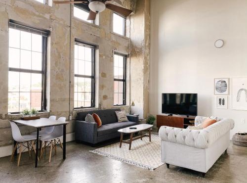 Modern Loft w/View