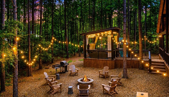 Modern Rustic 4BR | Pool Table, Playset, Hot Tub